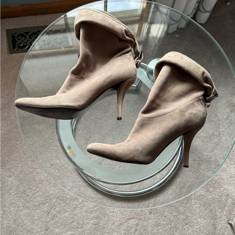Nine West Suede Ankle Boots 7.5 beige/grey ( Greige). Slouchy style with buckle.